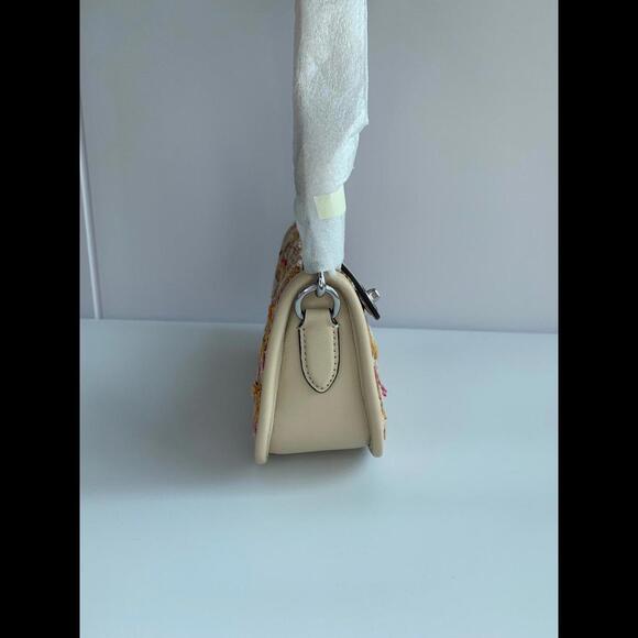 Coach Swinger 20 In Tweed LH/NEUTRAL NWOT - Picture 4 of 8